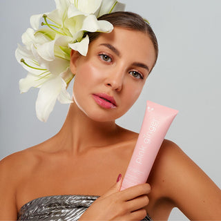 Pink Ginger Revitalizing Cleanser 150 ml, Gentle purifying gel for all skin types, Pink Ginger facial cleanser in a clear bottle Pink Ginger Revitalizing and Purifying Facial Cleanser - Gentle Gel for All Skin Types | 150 ml Pink Ginger Revitalizing Cleanser - Gentle Purifying Gel 150ml pink-ginger, facial-cleanser, purifying-gel, revitalizing-skincare, gentle-cleanser, salicylic-acid, witch-hazel, ginger-oil, skincare, ai-generated