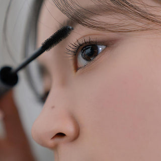 Rom&nd Han All Fix Maskara L02 Long Ash: Smudge-Proof, Long-Lasting Volumizing Korean Mascara for Enhanced Lashes Rom&nd Mascara: Long-Lasting, Smudge-Proof Volumizing Korean Makeup Rom&nd mascara, Long-lasting mascara, Smudge-proof mascara, Volumizing mascara, Waterproof mascara, Oil-resistant mascara, Korean mascara, Lash enhancing mascara, Mascara for long lashes, Mascara for volume, Han All Fix Maskara, Mascara, Long-lasting curl, Smudge-proof applicator, Volume enhancing, SMART PROOF technology, Water-