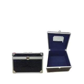 Lionesse Handbag B-580 - Stylish Bavul Çanta with Discounted Price Lionesse B-580 Handbag - Style & Affordability Lionesse handbag, Bavul Çanta, B-580 model handbag, discounted handbag, fashionable handbag, stylish handbag, affordable handbag, Lionesse brand, fashion accessory, women's handbag, stylish accessory