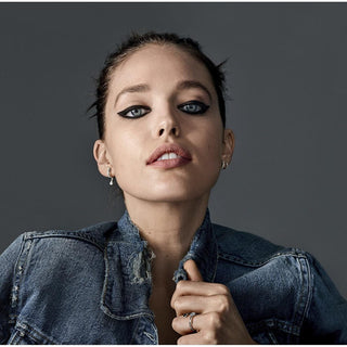 maybelline-tattoo-liner-gel-pencil-deep-onyx, maybelline-900-deep-onyx-eyeliner-application, maybelline-tattoo-liner-in-packaging Maybelline New York Tattoo Liner Gel Pencil 900 Deep Onyx - 36 Hour Waterproof, Smudge-Proof | Ideal for Makeup Enthusiasts Maybelline Tattoo Liner - 36 Hour Waterproof Eyeliner maybelline, tattoo-liner, eyeliner, waterproof, makeup, gel-pencil, beauty-product, smudge-proof, ai-generated, cosmetics