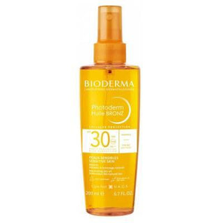 bioderma photoderm spf30 dry oil 200ml bottle, application of bioderma photoderm spf30 dry oil on skin Bioderma Photoderm SPF30 Huile Bronz - 200 ml Bioderma Photoderm SPF30 Dry Oil - 200ml bioderma, sp30, dry-oil, self-tan, sun-care, outdoor-sports, water-resistant, vitamin-e, sunbathing, ai-generated