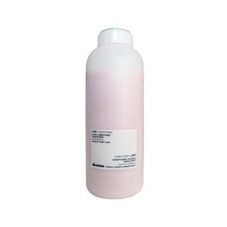 Davines Smoothing Hair Care Cream 1000ml - Nourishing & Smoothing Treatment for Curly/Frizzy Hair Davines Smoothing Hair Cream 1000ml - Nourishing Treatment Davines Love Düzleştirici Bakım Kremi, smoothing hair cream, nourishing hair care, large capacity hair cream, Davines hair products, hair smoothing treatment, hair care for curly/frizzy hair, nourishing hair treatment, Davines smoothing cream, hair care products