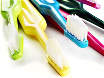 TePe Select Manual Toothbrush with Adjustable Head for Gentle Oral Care - Effective Brushing, Ergonomic Handle, Medium S